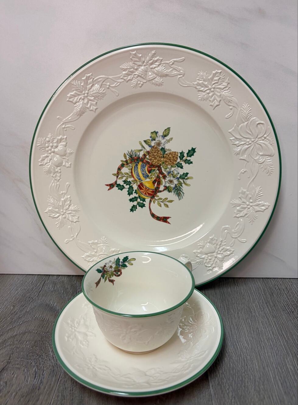 Vintage Mikasa Holiday Season 3-Piece Place Setting DB901 Stoneware Christmas